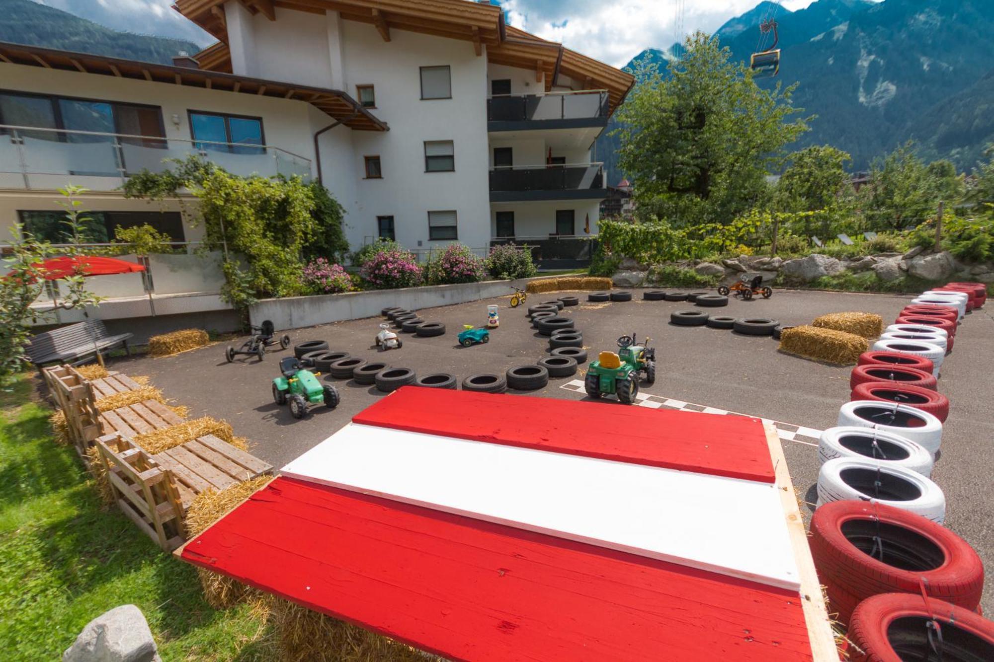 Apart Central - Premium Mountain&Garden Mayrhofen Exterior foto